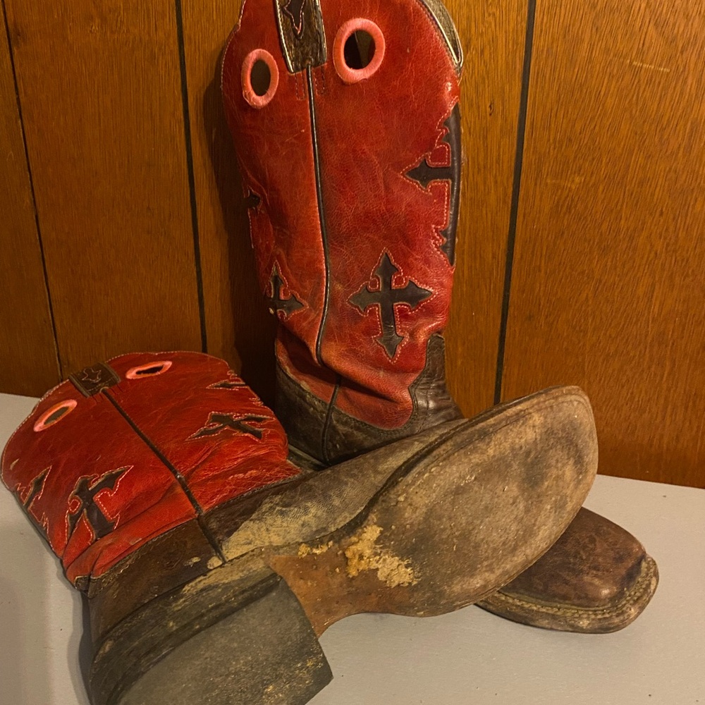 Discontinued Arita ranchero boots